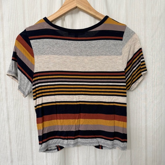 🌈5/$25 BUNDLE! EUC! Gaze Striped Twist Front Crop Top - Picture 2 of 6